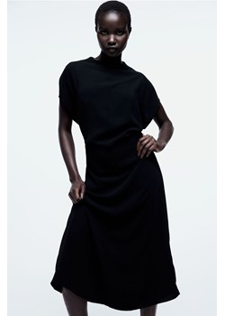 H & M - Sukienka z wciętą talią - Czarny ze sklepu H&M w kategorii Sukienki - zdjęcie 169592191