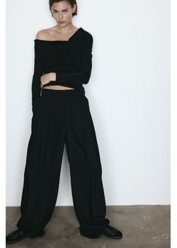 H & M - Top z asymetrycznym dekoltem - Czarny ze sklepu H&M w kategorii Bluzki damskie - zdjęcie 169594521