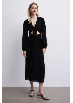H & M - Kreszowana sukienka z wiązaniem - Czarny ze sklepu H&M w kategorii Sukienki - zdjęcie 169595074