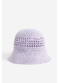 H & M - Słomkowy kapelusz o wyglądzie szydełkowej robótki - Fioletowy ze sklepu H&M w kategorii Czapki dziecięce - zdjęcie 169596524
