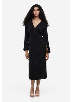 H & M - Satynowa sukienka kopertowa - Czarny ze sklepu H&M w kategorii Sukienki - zdjęcie 169596913