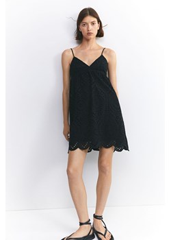 H & M - Sukienka z haftem angielskim - Czarny ze sklepu H&M w kategorii Sukienki - zdjęcie 169596971