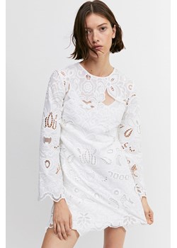 H & M - Sukienka z haftem angielskim - Biały ze sklepu H&M w kategorii Sukienki - zdjęcie 169599023