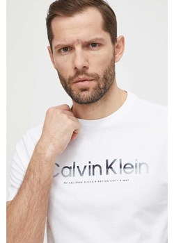 Calvin Klein t-shirt bawełniany męski kolor biały z nadrukiem ze sklepu ANSWEAR.com w kategorii T-shirty męskie - zdjęcie 169601873