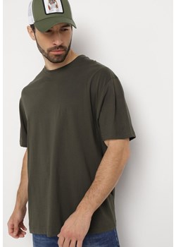 Ciemnozielona Bawełniana Koszulka z Krótkim Rękawem Izobe ze sklepu Born2be Odzież w kategorii T-shirty męskie - zdjęcie 169603022