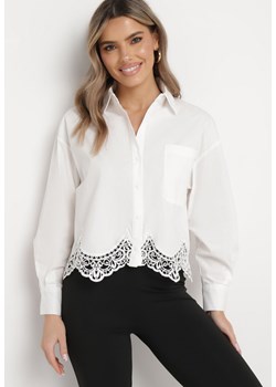 Biała Bawełniana Koszula z Koronką na Dole Heralli ze sklepu Born2be Odzież w kategorii Koszule damskie - zdjęcie 169603151