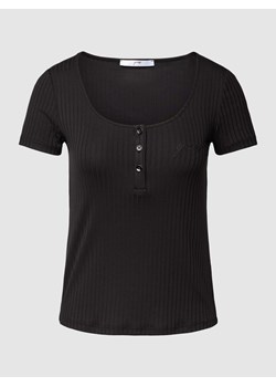 T-shirt z prążkowaniem model ‘SAMANTHA’ ze sklepu Peek&Cloppenburg  w kategorii Bluzki damskie - zdjęcie 169603411