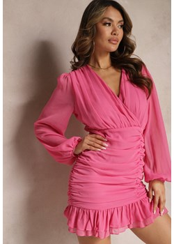 Różowa Taliowana Sukienka Mini z Kopertowym Dekoltem i Marszczeniami Rarainno ze sklepu Renee odzież w kategorii Sukienki - zdjęcie 169608002