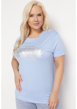 Jasnoniebieski T-shirt z Ozdobnym Nadrukiem z Metalicznym Połyskiem Neomania ze sklepu Born2be Odzież w kategorii Bluzki damskie - zdjęcie 169616814
