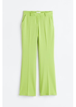 H & M - Rozszerzane spodnie z diagonalu - Zielony ze sklepu H&M w kategorii Spodnie damskie - zdjęcie 169618092