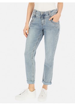 Niebieskie jeansy damskie z przeszyciami w pasie Red Button Relax ze sklepu Eye For Fashion w kategorii Jeansy damskie - zdjęcie 169618664