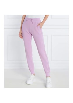 GUESS ACTIVE Spodnie dresowe ALLIE | Regular Fit ze sklepu Gomez Fashion Store w kategorii Spodnie damskie - zdjęcie 169625511