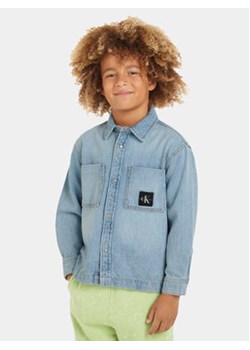 Calvin Klein Jeans Koszula jeansowa IB0IB02008 Niebieski Regular Fit ze sklepu MODIVO w kategorii Koszule chłopięce - zdjęcie 169634562
