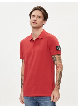 Calvin Klein Jeans Polo J30J323394 Czerwony Regular Fit ze sklepu MODIVO w kategorii T-shirty męskie - zdjęcie 169635243