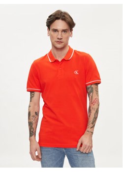 Calvin Klein Jeans Polo J30J315603 Czerwony Slim Fit ze sklepu MODIVO w kategorii T-shirty męskie - zdjęcie 169635580