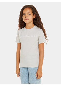 Calvin Klein Jeans T-Shirt IU0IU00599 Szary Regular Fit ze sklepu MODIVO w kategorii Bluzki dziewczęce - zdjęcie 169636202