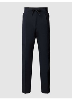 Spodnie o kroju regular fit z zakładkami w pasie i fakturowanym wzorem model ‘Teagan’ ze sklepu Peek&Cloppenburg  w kategorii Spodnie męskie - zdjęcie 169651750