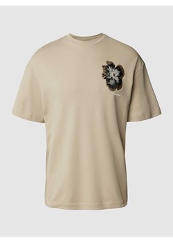 T-shirt z wyhaftowanym z motywem model ‘NIGHT FLOWER’ ze sklepu Peek&Cloppenburg  w kategorii T-shirty męskie - zdjęcie 169651762