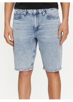 Calvin Klein Jeans Szorty jeansowe J30J324873 Niebieski Regular Fit ze sklepu MODIVO w kategorii Spodenki męskie - zdjęcie 169657864