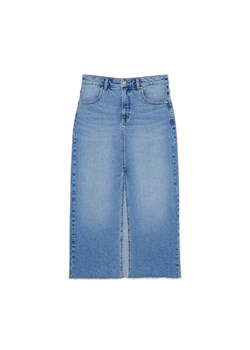 Cropp - Ciemnoniebieska jeansowa spódnica midi - niebieski ze sklepu Cropp w kategorii Spódnice - zdjęcie 169659651