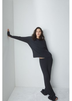 H & M - Rozszerzane spodnie z dzianiny w prążki - Czarny ze sklepu H&M w kategorii Piżamy damskie - zdjęcie 169676192
