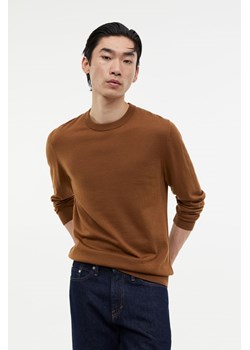 H & M - Sweter z wełny merynosowej Slim Fit - Beżowy ze sklepu H&M w kategorii Swetry męskie - zdjęcie 169677164
