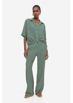 H & M - Rozszerzane spodnie - Zielony ze sklepu H&M w kategorii Spodnie damskie - zdjęcie 169677853