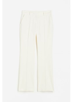 H & M - Rozszerzane spodnie z diagonalu - Biały ze sklepu H&M w kategorii Spodnie damskie - zdjęcie 169679691