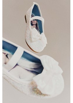 H & M - Brokatowe baleriny - Biały ze sklepu H&M w kategorii Balerinki dziecięce - zdjęcie 169680004