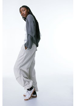 H & M - Sztruksowe spodnie spadochronowe - Szary ze sklepu H&M w kategorii Spodnie męskie - zdjęcie 169680154
