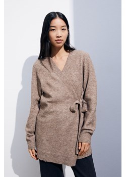 H & M - MAMA Kopertowy kardigan Before & After - Brązowy ze sklepu H&M w kategorii Swetry ciążowe - zdjęcie 169682003