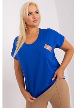 Kobaltowa damska bluzka plus size z naszywką ze sklepu 5.10.15 w kategorii Bluzki damskie - zdjęcie 169685322