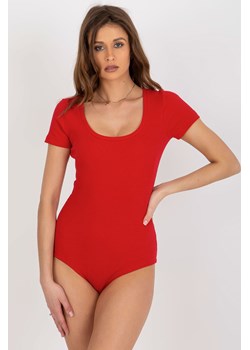 Czerwone prążkowane body damskie basic z bawełny ze sklepu 5.10.15 w kategorii Bluzki damskie - zdjęcie 169685852