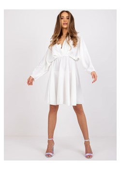 Biała kimonowa sukienka z długim rękawem ze sklepu 5.10.15 w kategorii Sukienki - zdjęcie 169686151