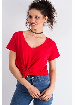 Bawełniany t-shirt V-neck czerwony ze sklepu 5.10.15 w kategorii Bluzki damskie - zdjęcie 169687473