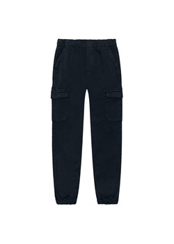 Granatowe spodnie bojówki dla chłopca ze sklepu 5.10.15 w kategorii Spodnie chłopięce - zdjęcie 169687720