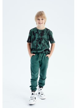 Zielone spodnie dresowe dla chłopca ze sklepu 5.10.15 w kategorii Spodnie chłopięce - zdjęcie 169688640
