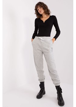 Jasnoszare dresowe spodnie z nadrukiem SUBLEVEL ze sklepu 5.10.15 w kategorii Spodnie damskie - zdjęcie 169688914