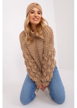 Beżowy sweter oversize z okrągłym dekoltem ze sklepu 5.10.15 w kategorii Swetry damskie - zdjęcie 169689730