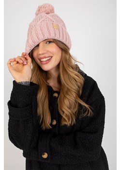 Jasnoróżowa zimowa czapka damska z pomponem ze sklepu 5.10.15 w kategorii Czapki zimowe damskie - zdjęcie 169691320