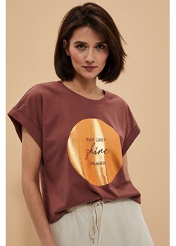 Bawełniany t-shirt damski z nadrukiem brązowy ze sklepu 5.10.15 w kategorii Bluzki damskie - zdjęcie 169692564