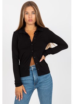 Czarna bluzka na co dzień z guzikami RUE PARIS ze sklepu 5.10.15 w kategorii Bluzki damskie - zdjęcie 169692634