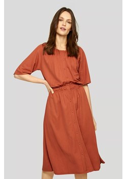 Sukienka z krótkim rękawem zapinana na guziki - pomarańczowa ze sklepu 5.10.15 w kategorii Sukienki - zdjęcie 169692714