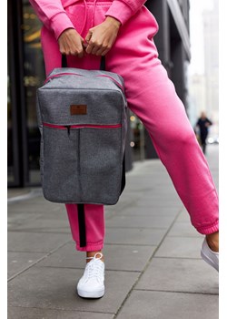 Pojemny plecak podróżny z wysuwanym uchwytem na walizkę- Peterson unisex ze sklepu 5.10.15 w kategorii Plecaki - zdjęcie 169694381