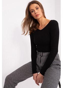 Dopasowany sweter w serek czarny ze sklepu 5.10.15 w kategorii Swetry damskie - zdjęcie 169694604