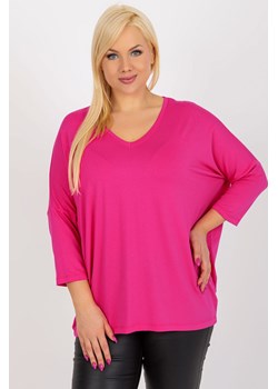 Ciemnoróżowa bluzka plus size basic z dekoltem V ze sklepu 5.10.15 w kategorii Bluzki damskie - zdjęcie 169695654