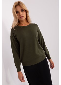 Khaki sweter damski klasyczny z okrągłym dekoltem ze sklepu 5.10.15 w kategorii Swetry damskie - zdjęcie 169695670