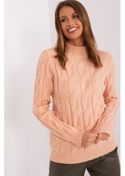Damski sweter z warkoczami brzoskwiniowy ze sklepu 5.10.15 w kategorii Swetry damskie - zdjęcie 169697560