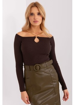Ciemnobrązowy sweter z odkrytymi ramionami ze sklepu 5.10.15 w kategorii Swetry damskie - zdjęcie 169697600