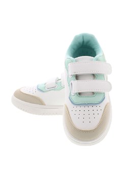 Białe buty sportowe dla chłopca na rzep ze sklepu 5.10.15 w kategorii Buty sportowe dziecięce - zdjęcie 169699371